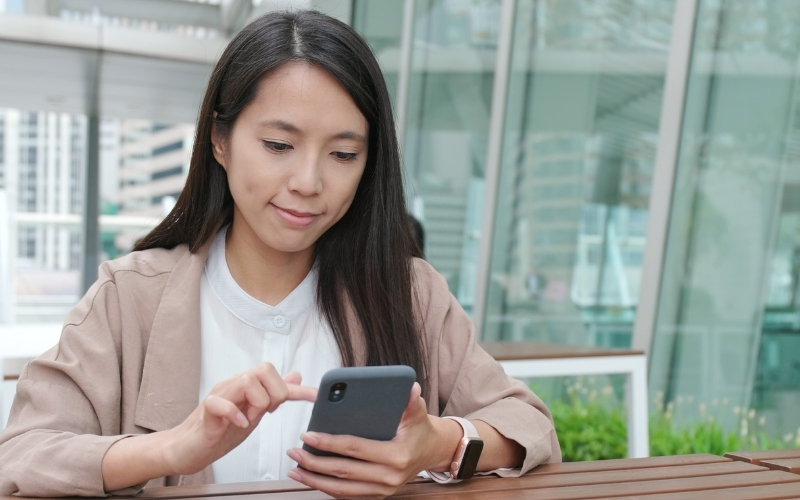 Sử dụng điện thoại liên tục với cường độ cao sẽ làm tăng áp lực lên điện thoại